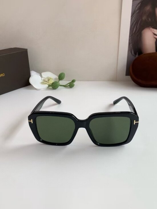 TOMFORD Unisex Sunglasses - Stylish and Trendy Sunglasses main image 5